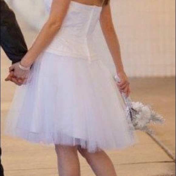 Lovely Wedding Dress - Picture 8 of 8